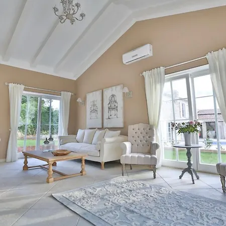 Villa Nina Porec-baderna-rakovci, Meerblick, Privater Pool, 1000m2 Grundstueck *