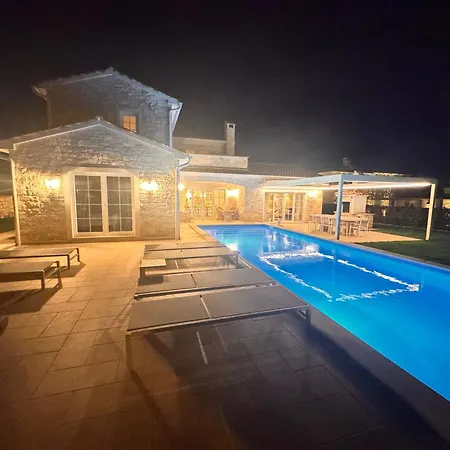 Villa Nina Porec-baderna-rakovci, Meerblick, Privater Pool, 1000m2 Grundstueck